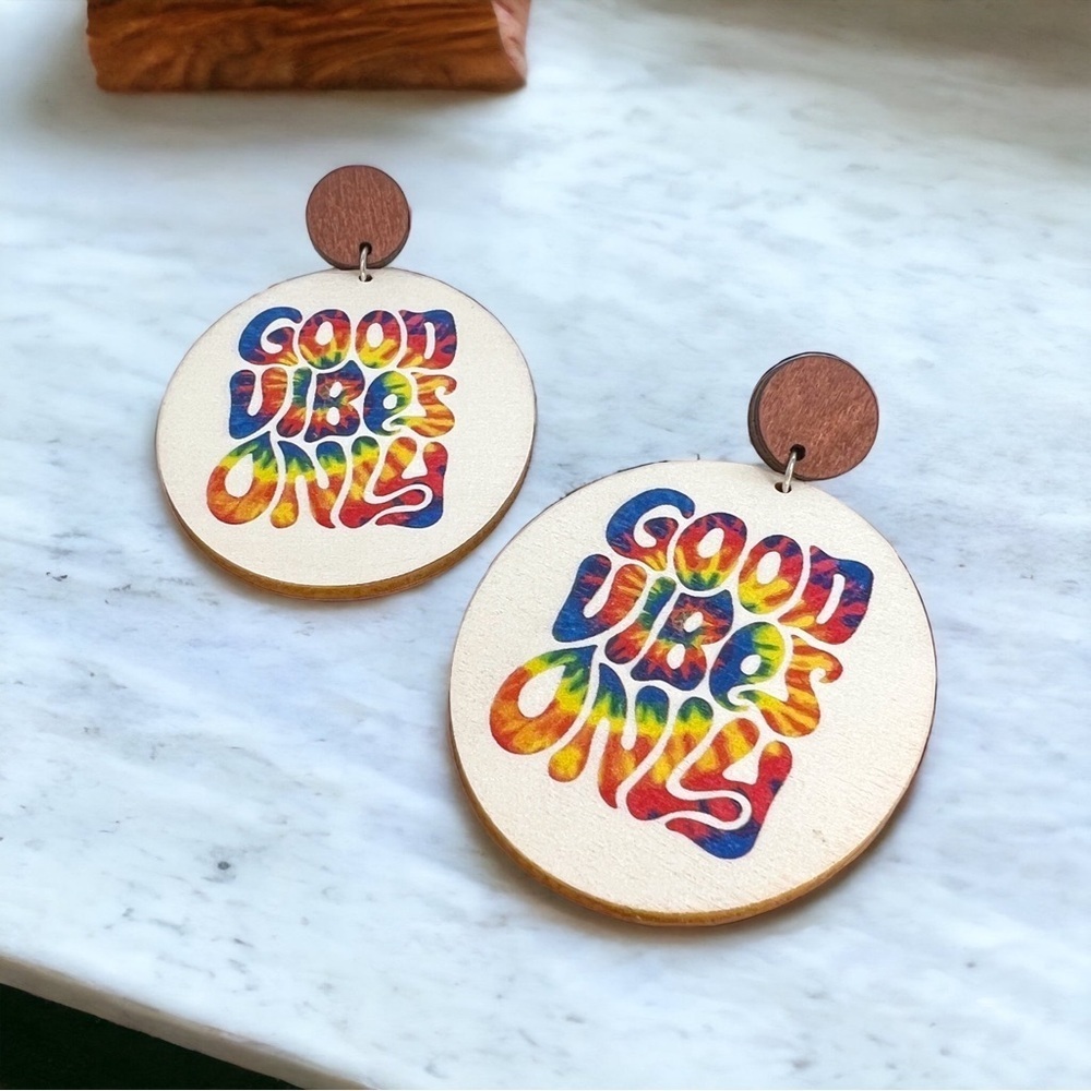 “Good Vibes Only” Rainbow Tie Dye Earrings - Brand New - Picture 5 of 6